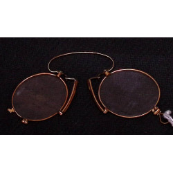 Lunettes pince nez 1900 avec étui cuir "socété des lunettes poinçon SL"
