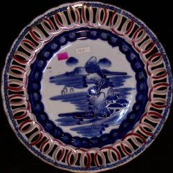 Assiette porcelaine imari à bord ajouré - japon marquée au revers